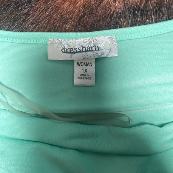 Dress barn, 1X mint blouse - Picture 3 of 3